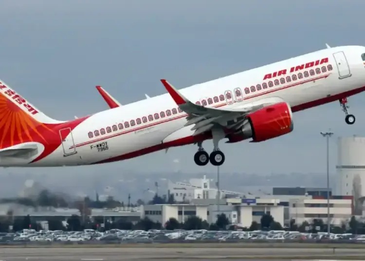 जगदलपुर एयरपोर्ट पर हंगामा: समय पर पहुंचने के बावजूद यात्रियों को नहीं मिली एंट्री, फ्लाइट छूटने पर नाराजगी