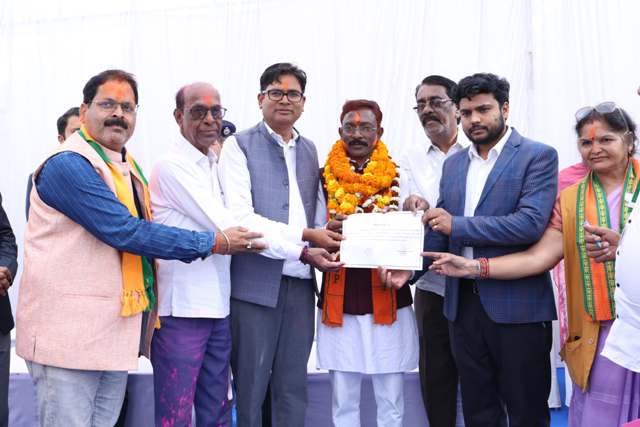 रायगढ़ महापौर चुनाव: चाय बेचने वाले जीववर्धन चौहान ने 34,365 वोटों से दर्ज की ऐतिहासिक जीत