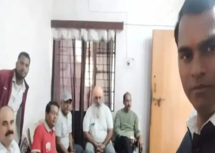 मतदाता से मारपीट और जान से मारने की धमकी का आरोप, भाजपा प्रत्याशी अजय विश्वकर्मा और समर्थकों पर मारपीट व धमकी का केस दर्ज