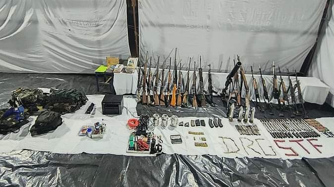 सुकमा-ओडिशा सीमा पर पुलिस को बड़ी सफलता, नक्सलियों के हथियार और विस्फोटक बरामद