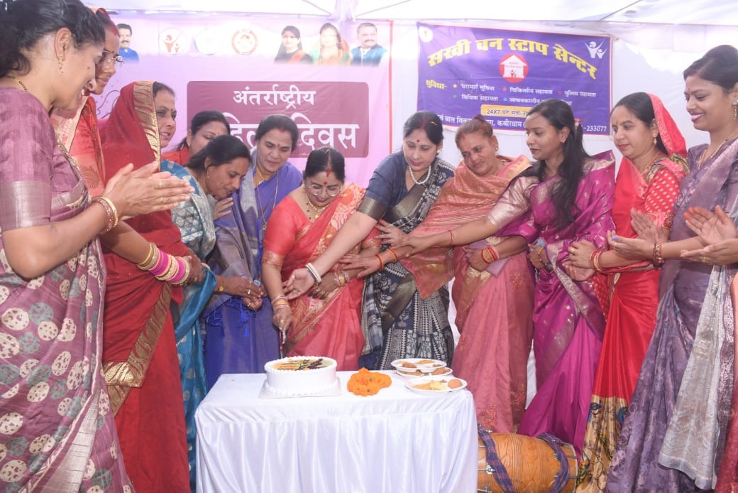 अंतरराष्ट्रीय महिला दिवस पर महिलाओं का सम्मान