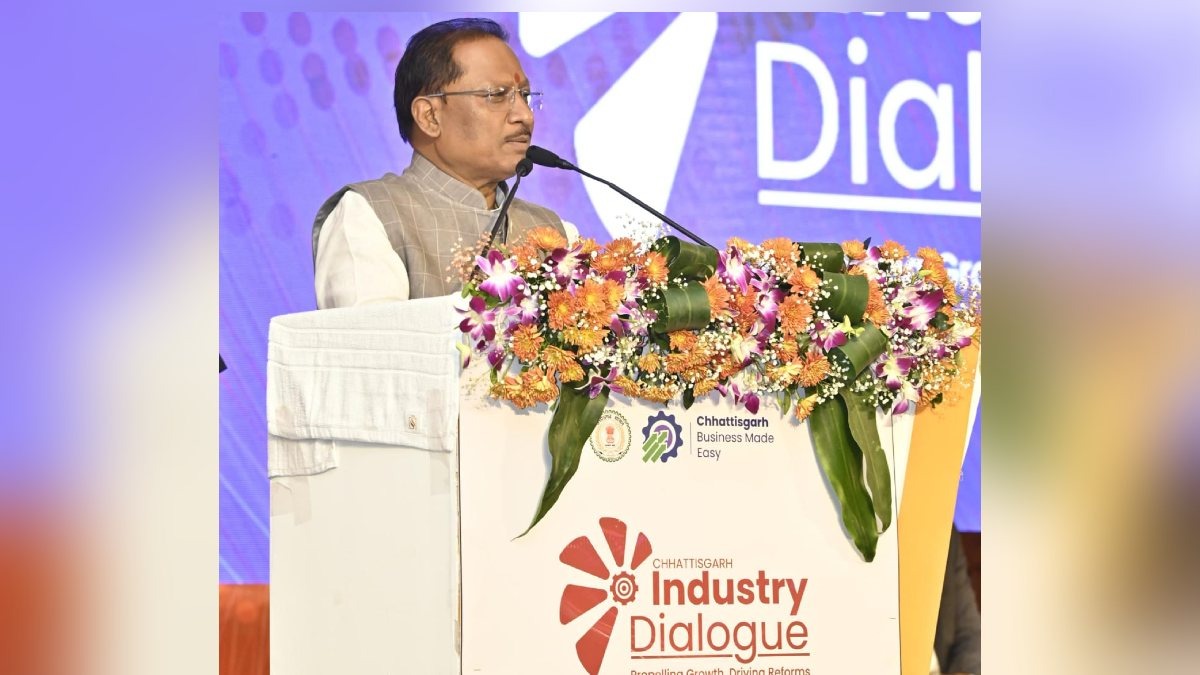 नवा रायपुर में इंडस्ट्री डायलॉग: मुख्यमंत्री साय ने उद्यमियों को दिया निवेश का न्योता