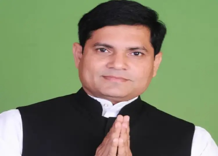 उद्योग मंत्री पर संकट? बागी प्रत्याशी को बधाई देने पर बीजेपी ने भेजा नोटिस, 48 घंटे में मांगा जवाब