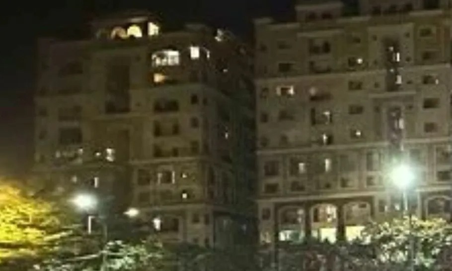 रायपुर में 10वीं मंजिल से गिरकर युवती की संदिग्ध मौत: बिल्डर पर लापरवाही के आरोप, पुलिस जांच में जुटी