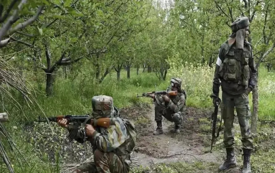 CG Naxal Encounter: छत्तीसगढ़-तेलंगाना बॉर्डर पर बड़ा ऑपरेशन, 5 नक्सली ढेर, 150 से अधिक माओवादियों की घेराबंदी