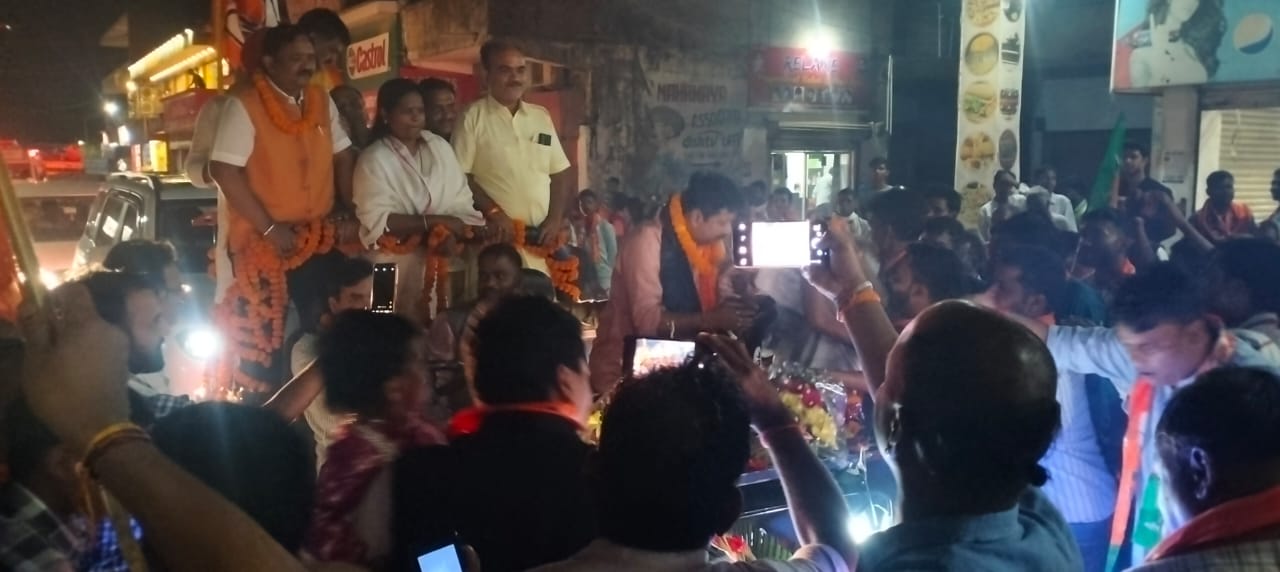 अग्रसेन चौक में गूंजा स्वागत-संगीत, छत्तीसगढ़ गृह निर्माण विभाग के अध्यक्ष अनुराग सिंह देव का भव्य अभिनंदन