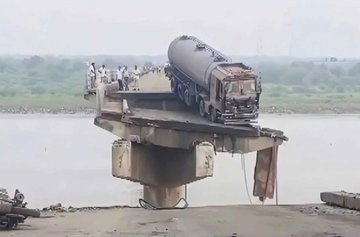 वडोदरा में बड़ा हादसा : महिसागर नदी पर बना पुल ढहा, 9 की मौत, पीएम मोदी ने जताया शोक