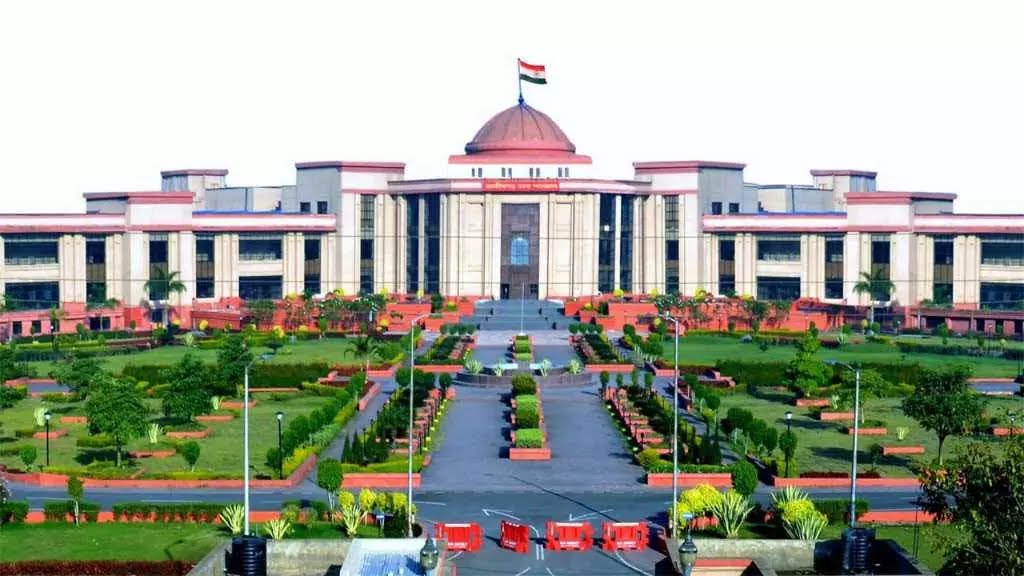 हाईकोर्ट का बड़ा फैसला: आपराधिक मामले लंबित होने पर विभागीय जांच नहीं चलेगी, ASI की जांच पर लगी रोक