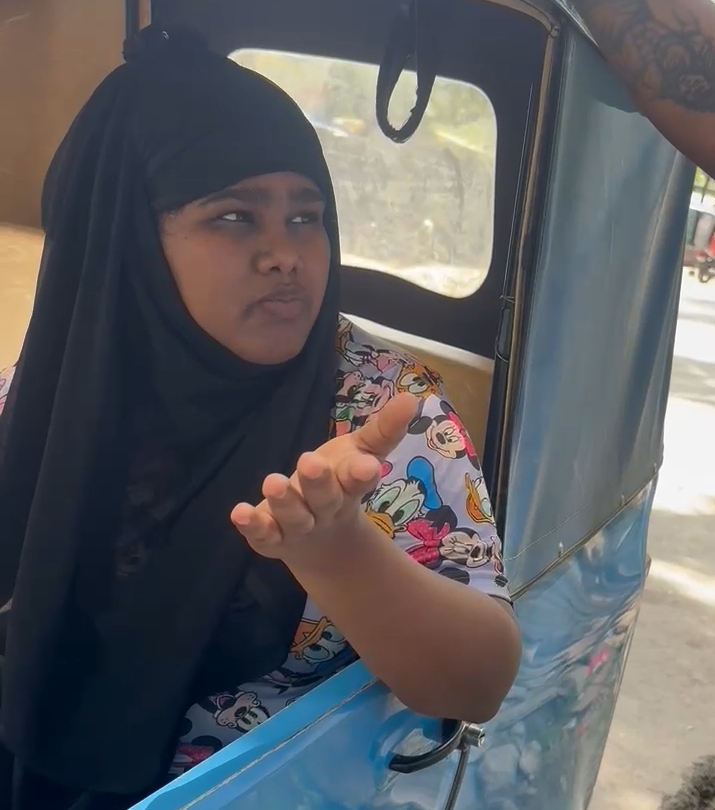 PWD भर्ती परीक्षा में ‘मुन्नाभाई स्टाइल’ नकल — कैमरे और वॉकी-टॉकी से चल रहा था हाईटेक फर्जीवाड़ा, युवती रंगे हाथ पकड़ी गई