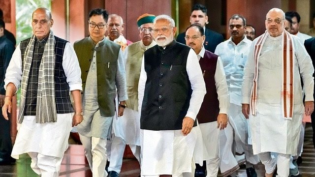 अमित शाह बने देश के सबसे लंबे कार्यकाल वाले गृह मंत्री, पीएम मोदी बोले – यह तो सिर्फ शुरुआत है