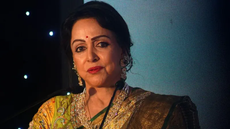 50 साल बाद भी ‘शोले’ के किरदार अमर, जानिए क्यों नहीं करना चाहती थीं हेमा मालिनी ‘बसंती’ का रोल