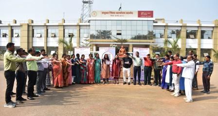 राष्ट्रपिता महात्मा गांधी की पुण्यतिथि पर संयुक्त जिला कार्यालय परिसर में भावपूर्ण श्रद्धांजलि कार्यक्रम आयोजित