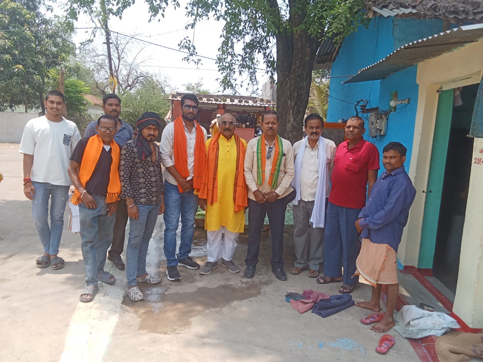 Narendra Modi के “मन की बात” कार्यक्रम में उमड़ा जनसैलाब, बूटापारा में युवाओं का दिखा उत्साह