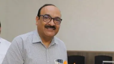 “निजी स्कूलों की मनमानी पर सख्त वार: अब सिर्फ NCERT–SCERT किताबें ही मान्य, अभिभावकों को बड़ी राहत”