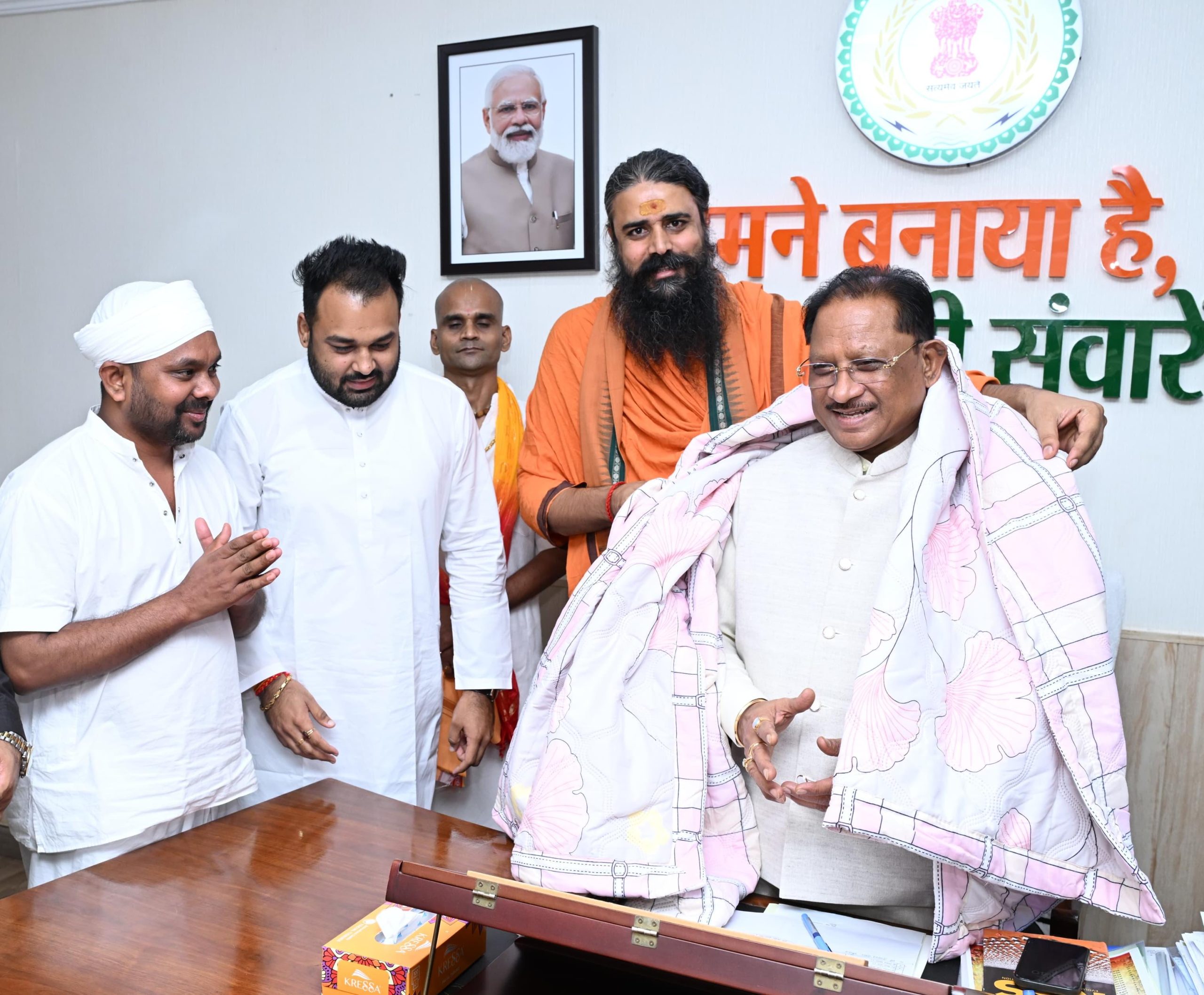 मुख्यमंत्री श्री विष्णु देव साय से विभिन्न संत-महात्माओं ने की सौजन्य भेंट, आध्यात्मिक शिक्षा को बढ़ावा देने के निर्णय पर जताया आभार