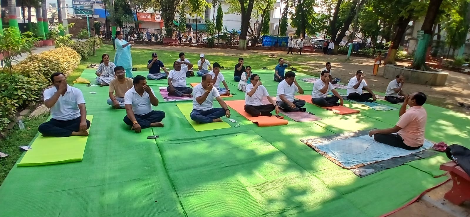 बिलासपुर बना योगमय, अंतर्राष्ट्रीय योग दिवस पर कंपनी गार्डन में उमड़ा जनसैलाब, स्वस्थ भारत का लिया संकल्प
