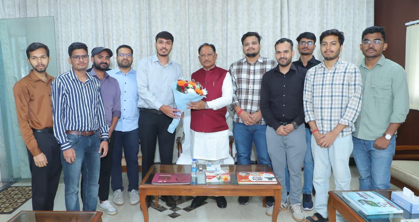 कांग्रेस सरकार ने बंद की थी सम्मान निधि, हमारी सरकार ने बहाल कर लोकतंत्र सेनानियों के सम्मान को दी नई गरिमा – मुख्यमंत्री श्री साय