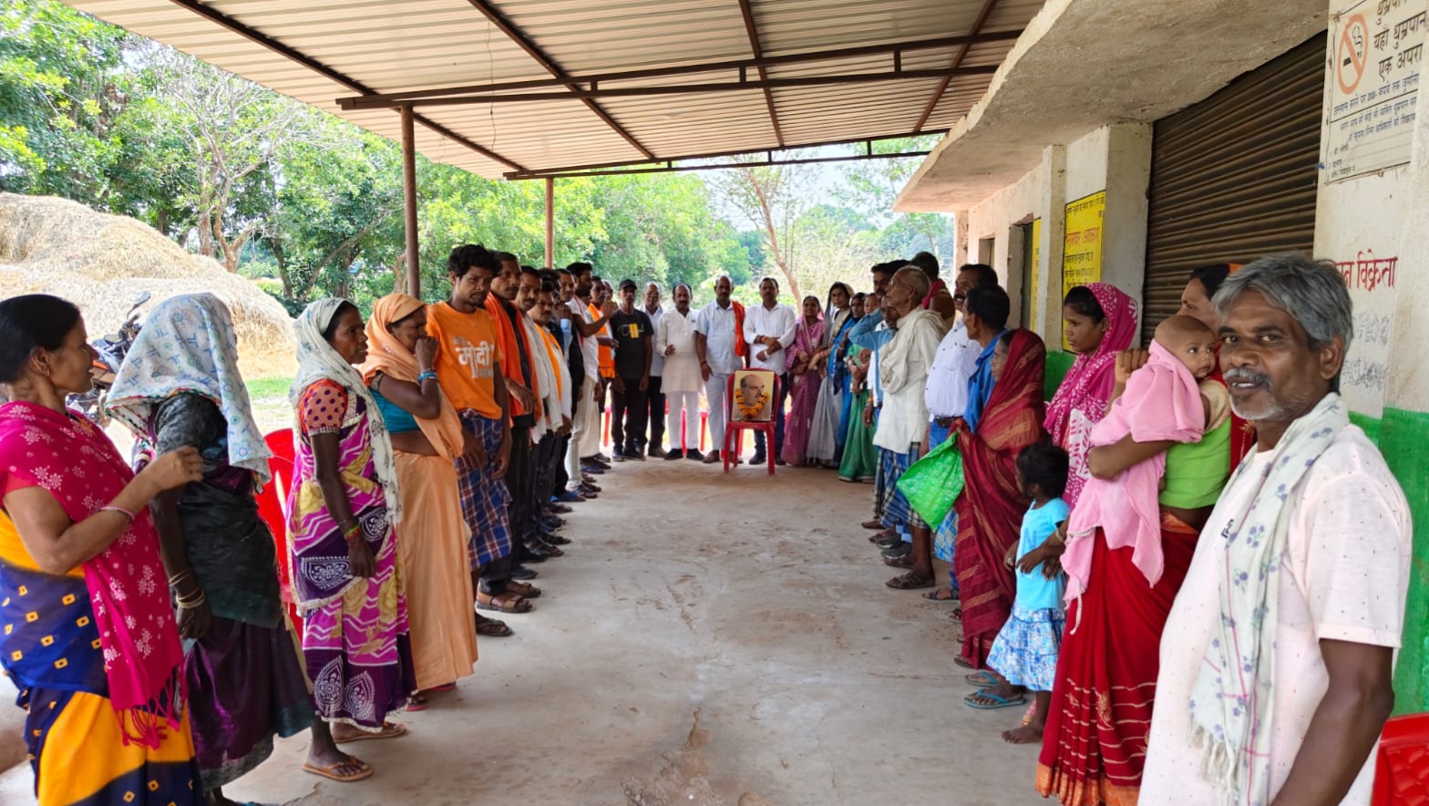 बलिदान दिवस पर डॉ. श्यामा प्रसाद मुखर्जी को भावभीनी श्रद्धांजलि, नवानगर मंडल में राष्ट्रवाद का गूंजा संदेश