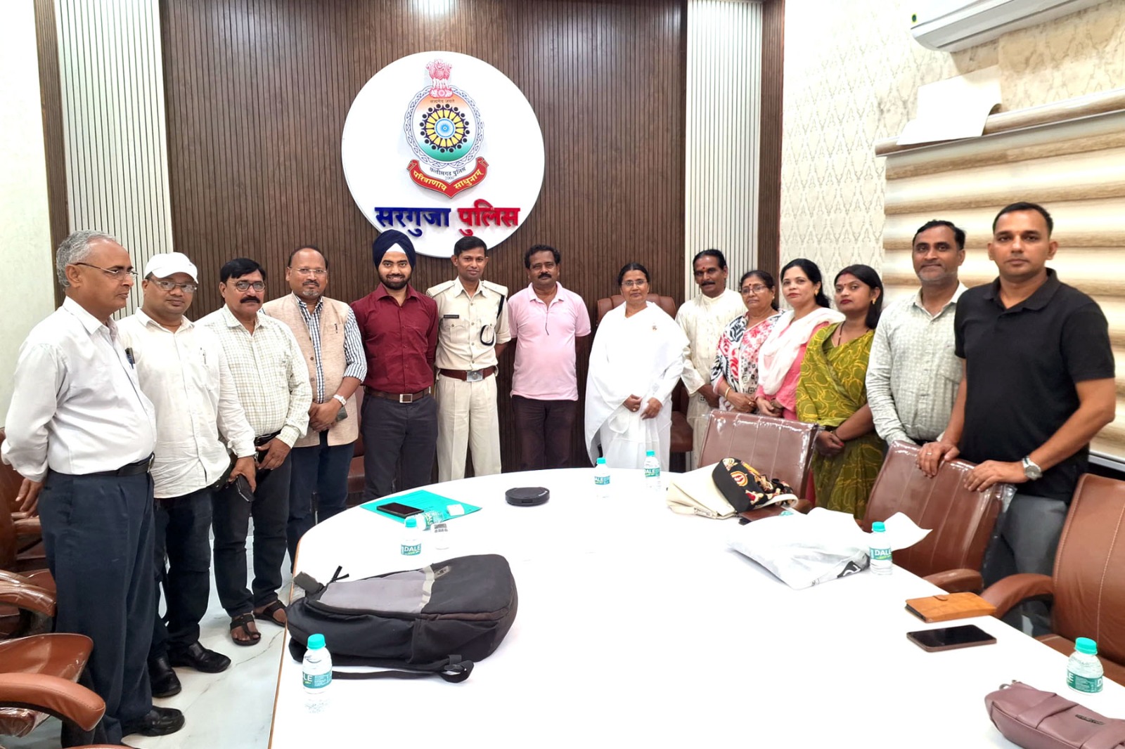नशामुक्ति की मुहिम को मिलेगा नया संबल, नवपदस्थ एएसपी रितेश चौधरी से ‘नवा बिहान’ टीम की सौजन्य मुलाकात