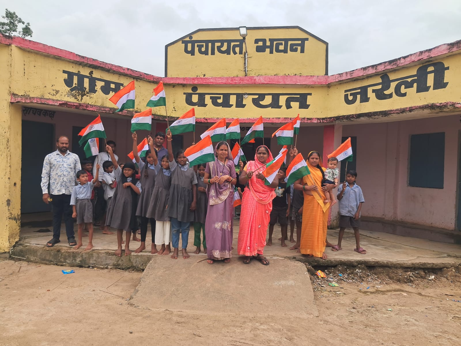 जरेली में देशभक्ति के रंग में रंगा स्वतंत्रता दिवस, तिरंगा रैली में उमड़ा ग्रामीणों का उत्साह