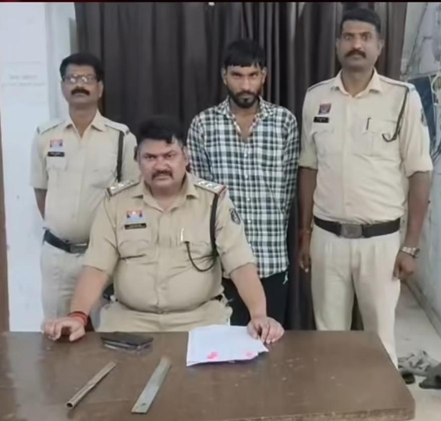 शराब दुकान के बाहर मामूली विवाद बना जानलेवा, युवक की चाकू मारकर हत्या; आरोपी और नाबालिग गिरफ्तार