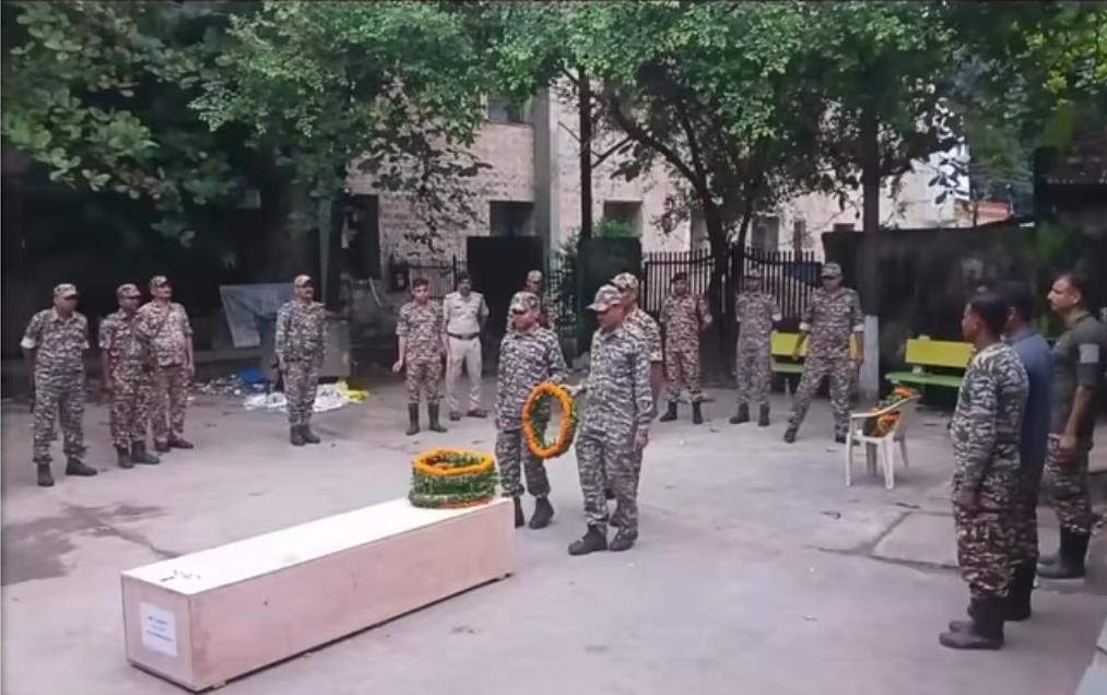 बिलासपुर CRPF कैंप में जवान ने लगाई फांसी, पेड़ पर लटका मिला शव; मचा हड़कंप